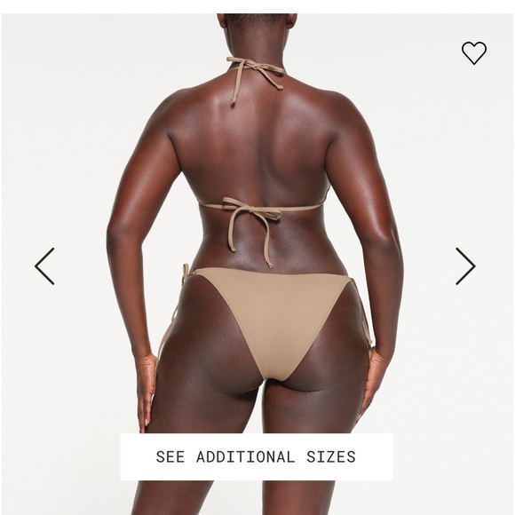 SKIMS SIGNATURE SWIM
TRIANGLE TOP - Picture 2 of 6